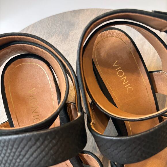 Vionic Blaire Block Heel Sandals Black Snake Embossed Leather Women’s Size 9.5 - Picture 7 of 12